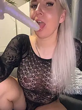 MIA-XXX online show from November 12, 5:35 pm