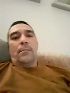 Snapshot of dick81 chatting on March 15, 12:38 am dick81 online show from March 15, 12:38 am