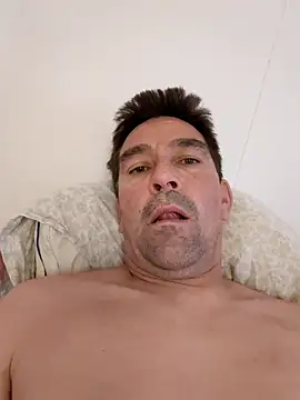 Snapshot of dick81 chatting on June 17, 9:38 pm dick81 online show from June 17, 9:38 pm