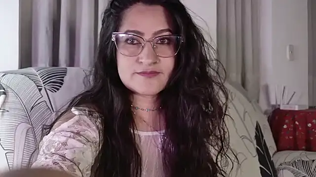 DeesseLuxure online show from January 15, 5:45 am