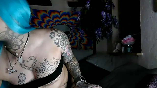 RoxxyInk online show from February 3, 10:43 pm