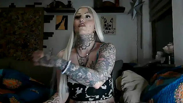 RoxxyInk online show from June 15, 9:17 pm