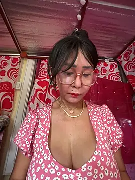 sweetieme online show from June 5, 1:34 am
