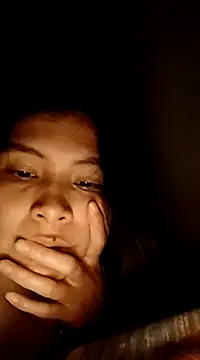 Snapshot of evolet01 chatting on February 28, 4:21 am evolet01 online show from February 28, 4:21 am