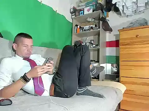 Snapshot of viraglaci18@xh chatting on October 5, 4:05 pm viraglaci18xh online show from October 5, 4:05 pm