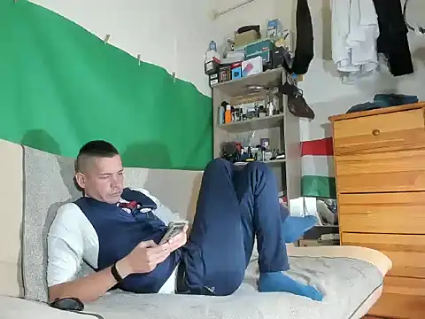 Snapshot of viraglaci18@xh chatting on October 21, 11:33 am viraglaci18xh online show from October 21, 11:33 am