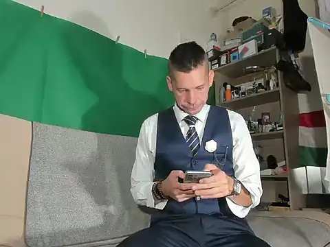 Snapshot of viraglaci18@xh chatting on October 22, 8:36 am viraglaci18xh online show from October 22, 8:36 am