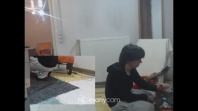 Snapshot of boytoy07 chatting on February 27, 2:42 am boytoy07 online show from February 27, 2:42 am