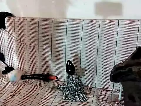 Snapshot of sissyslutbg chatting on November 3, 7:37 pm sissyslutbg online show from November 3, 7:37 pm