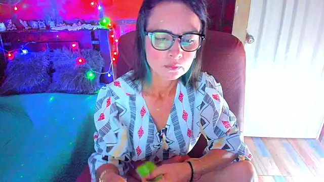 Snapshot of BrianaGarner chatting on March 3, 6:52 am BrianaGarner online show from March 3, 6:52 am