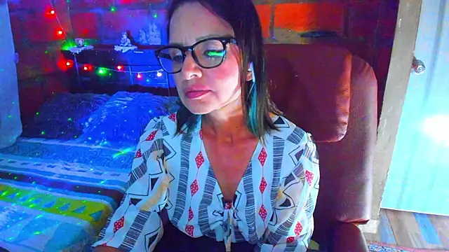 Snapshot of BrianaGarner chatting on March 15, 3:23 am BrianaGarner online show from March 15, 3:23 am