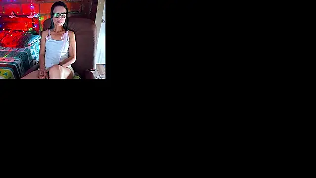 Snapshot of BrianaGarner chatting on March 18, 6:16 am BrianaGarner online show from March 18, 6:16 am