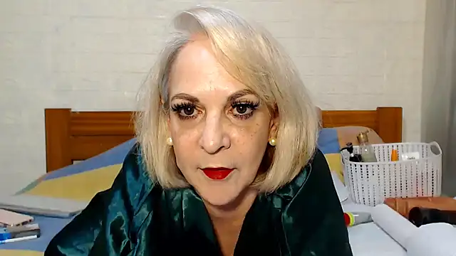 Snapshot of awild_kitten chatting on March 2, 11:06 am awild kitten online show from March 2, 11:06 am