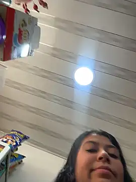 Snapshot of emilyjohanson chatting on July 27, 5:31 pm emilyjohanson online show from July 27, 5:31 pm