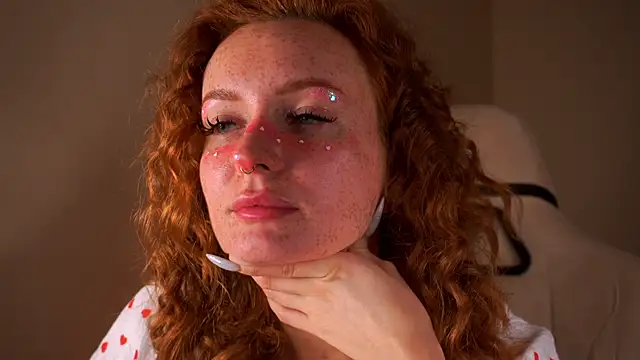 Snapshot of Liuba_Fox chatting on February 12, 10:59 pm Liuba Fox online show from February 12, 10:59 pm