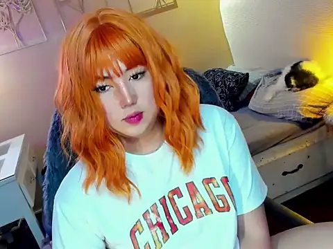 HOTnWILDalice online show from March 13, 9:32 am