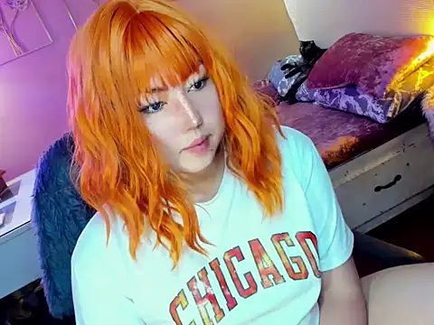 HOTnWILDalice online show from March 18, 3:42 am