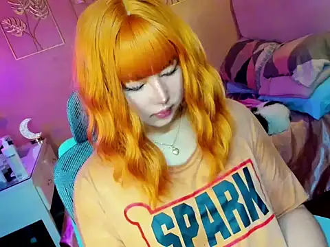 HOTnWILDalice online show from October 1, 1:33 am