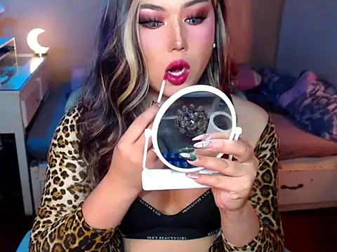 HOTnWILDalice online show from October 24, 1:03 am