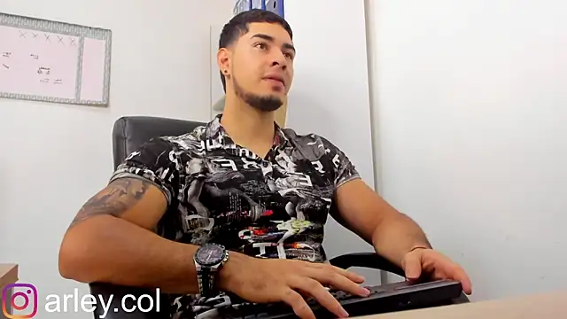 Snapshot of Dimitri_Colleman chatting on December 6, 11:00 am Dimitri Colleman online show from December 6, 11:00 am