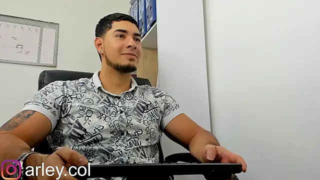 Snapshot of Dimitri_Colleman chatting on December 7, 9:44 pm Dimitri Colleman online show from December 7, 9:44 pm