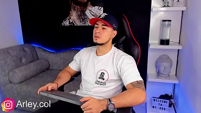 Snapshot of Dimitri_Colleman chatting on December 14, 5:18 am Dimitri Colleman online show from December 14, 5:18 am