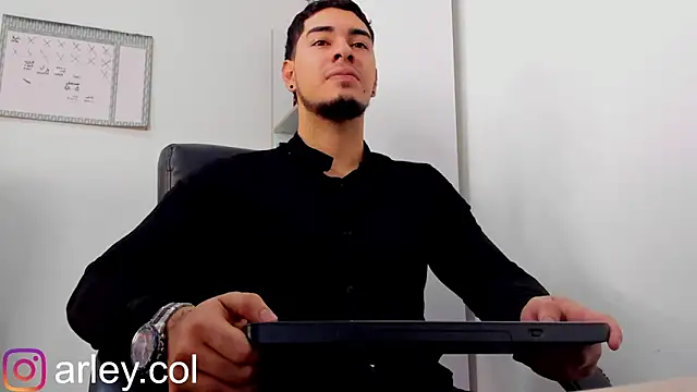 Snapshot of Dimitri_Colleman chatting on December 16, 4:34 am Dimitri Colleman online show from December 16, 4:34 am