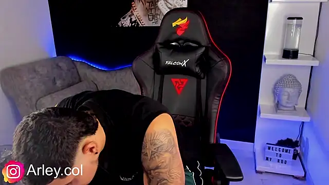 Snapshot of Dimitri_Colleman chatting on December 31, 6:27 am Dimitri Colleman online show from December 31, 6:27 am