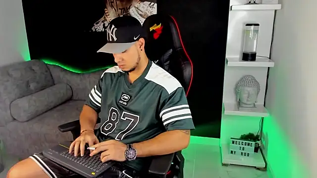 Snapshot of Dimitri_Colleman chatting on January 16, 11:27 pm Dimitri Colleman online show from January 16, 11:27 pm