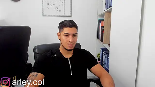 Snapshot of Dimitri_Colleman chatting on January 19, 4:44 am Dimitri Colleman online show from January 19, 4:44 am