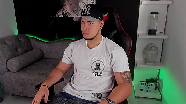 Snapshot of Dimitri_Colleman chatting on January 19, 6:00 pm Dimitri Colleman online show from January 19, 6:00 pm