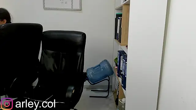 Snapshot of Dimitri_Colleman chatting on January 24, 5:31 am Dimitri Colleman online show from January 24, 5:31 am