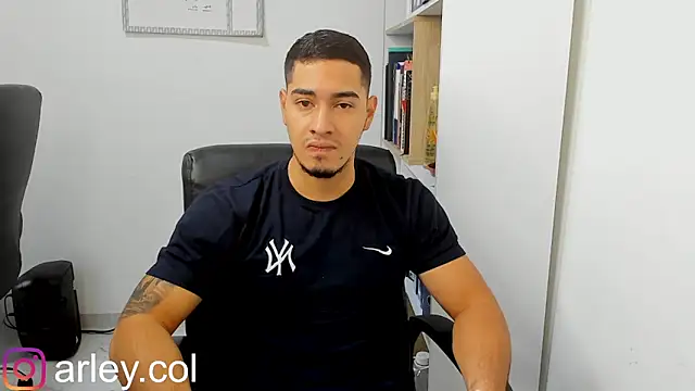 Snapshot of Dimitri_Colleman chatting on February 1, 6:43 am Dimitri Colleman online show from February 1, 6:43 am