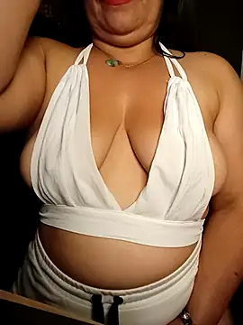 Snapshot of ZAHI_WILLX chatting on November 15, 4:32 am ZAHI WILLX online show from November 15, 4:32 am