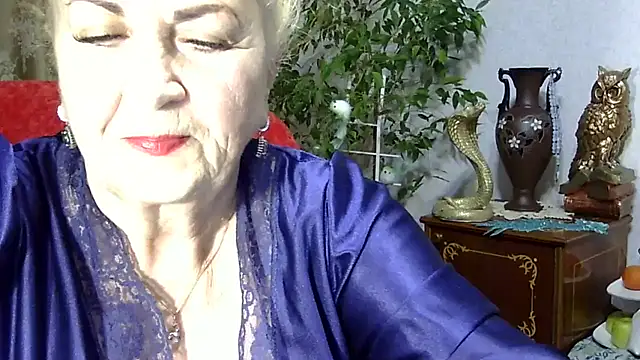 Emma52610 online show from February 18, 5:21 pm