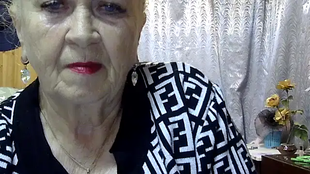 Emma52610 online show from September 28, 4:34 pm