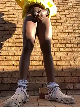 Snapshot of ZeusBlackDick chatting on May 9, 5:34 am ZeusBlackDick online show from May 9, 5:34 am