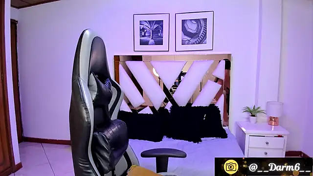 Lia Simons online show from January 8, 2:46 am