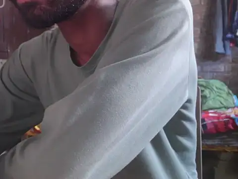 ThethunderPo online show from November 2, 6:05 am