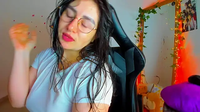 Snapshot of Susan_Foxx chatting on October 13, 7:14 pm Susan Foxx online show from October 13, 7:14 pm