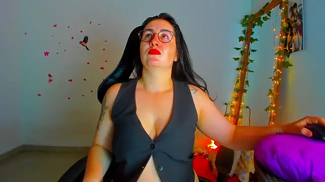 Snapshot of Susan_Foxx chatting on November 11, 7:14 pm Susan Foxx online show from November 11, 7:14 pm