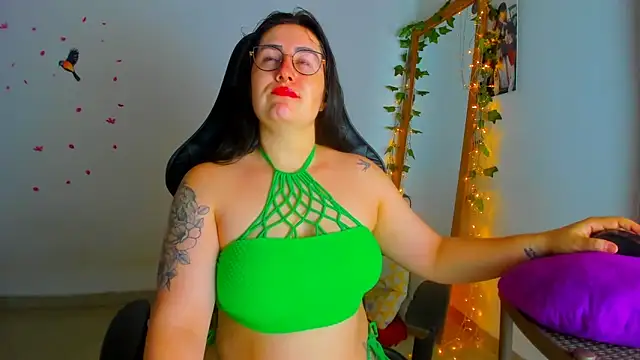 Snapshot of Susan_Foxx chatting on November 13, 7:02 pm Susan Foxx online show from November 13, 7:02 pm