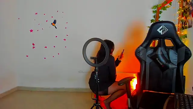 Snapshot of Susan_Foxx chatting on November 16, 7:08 pm Susan Foxx online show from November 16, 7:08 pm