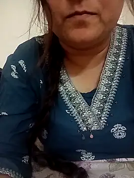 Snapshot of naughtymadam chatting on March 15, 7:36 am naughtymadam online show from March 15, 7:36 am