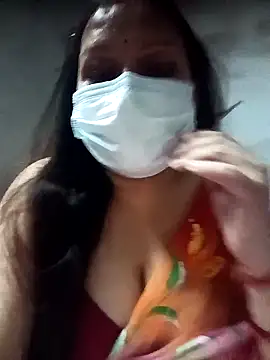 Snapshot of naughtymadam chatting on April 14, 5:02 am naughtymadam online show from April 14, 5:02 am