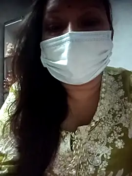 Snapshot of naughtymadam chatting on April 15, 5:47 am naughtymadam online show from April 15, 5:47 am