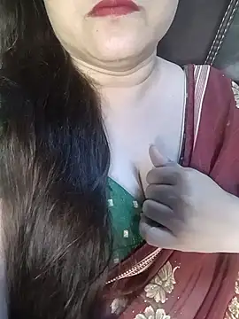 Snapshot of naughtymadam chatting on May 18, 5:24 am naughtymadam online show from May 18, 5:24 am