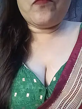 Snapshot of naughtymadam chatting on May 22, 5:58 am naughtymadam online show from May 22, 5:58 am