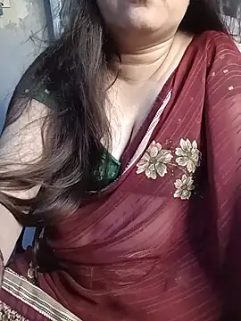 Snapshot of naughtymadam chatting on July 4, 5:35 am naughtymadam online show from July 4, 5:35 am