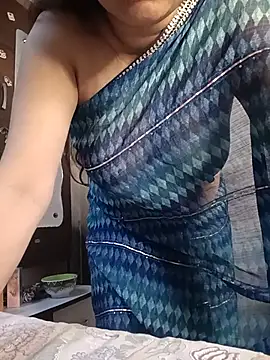 Snapshot of naughtymadam chatting on July 9, 6:39 am naughtymadam online show from July 9, 6:39 am